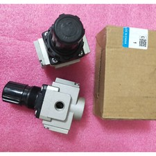 Pneumatic Pressure Regulator SMC AR20K-02B with Pressure Gauge