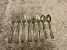 Set Of 8 Oneida Dylan FORKS & SPOONS Flatware Stainless 18/10 EUC