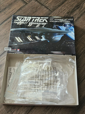 Platz 1/1000 Scale Star Trek The Next Generation U.S.S. Enterprise NCC-1701-B