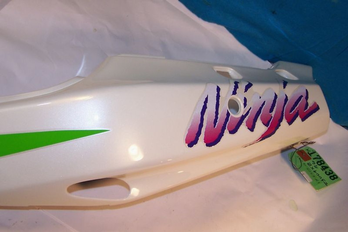 Look Me！ KAWASAKI ZX-6R ZX600 NINJA LEFT SIDE COVER ZX 600 F2 36031