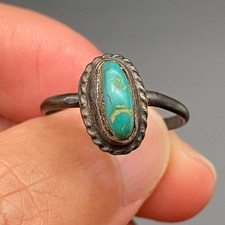 Petite Vintage Navajo Native Turquoise Silver Ring Size 8
