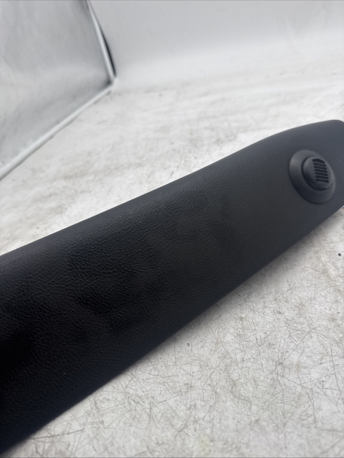 05-13 CHEVROLET CORVETTE C6 FRONT LOWER LEFT DRIVER SIDE PILLAR TRIM BLACK OEM