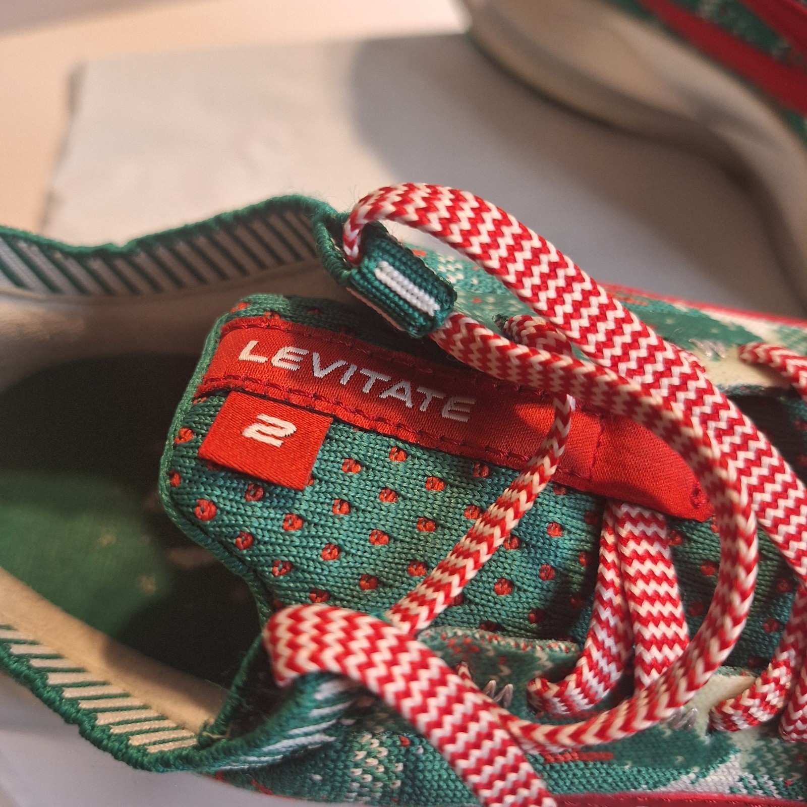 Brooks Levitate 2 Merry Christmas  Women's  Sneakers Shoes.  Size 8 thumbnail 8