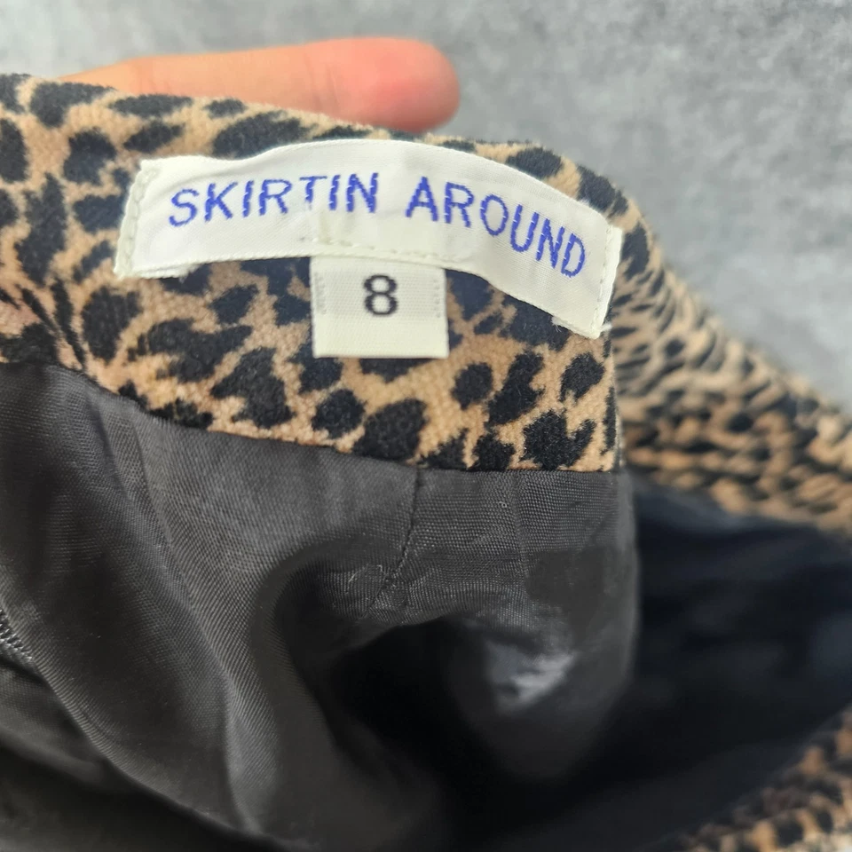 Vintage Y2K Leopard Skirt Women Small 4 Tan Velvet Mob Wife SKIRTIN AROUND 28x19 - Image 3 of 4