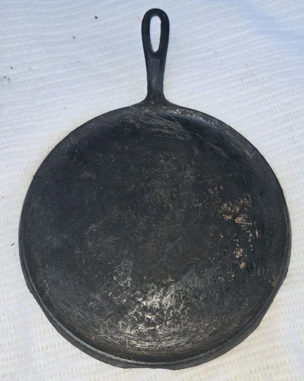 Vintage GRISWOLD Cast Iron Griddle No. 9 609 Erie PA USA As Is