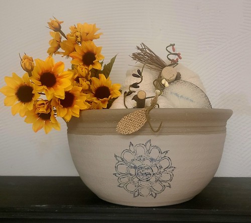 Crockery Look Two Tone Ceramic Bowl w/ Blue Medallion Design Country Farmhouse - Picture 7 of 7