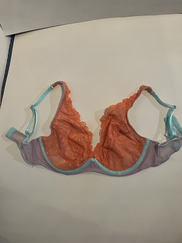 Dora Larsen bra