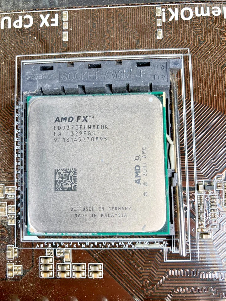 Материнская плата AMD FX-9370 OCTA CORE 8 CPU AM3 + FD9370FHW8KHK и ASUS M5A97 - Изображение 2 из 3