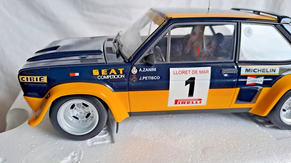 SEAT FIAT 131 ABARTH #1 WINNER COSTA BRAVA ZANINI 1:18 Kyosho 08372D come nuovo - Immagine 4 di 4