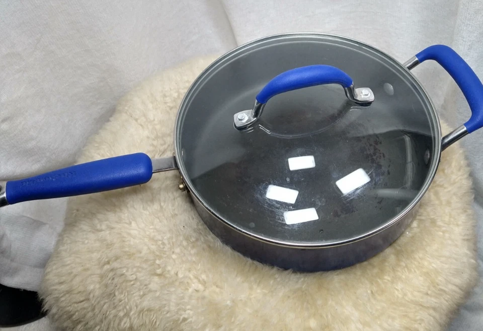 SARTÉN KITCHENAID SARTÉN 3 CUARTOS ANTIADHERENTE BASE DURA CON TAPA TQ03 AZUL - BONITA Foto 2 de 4