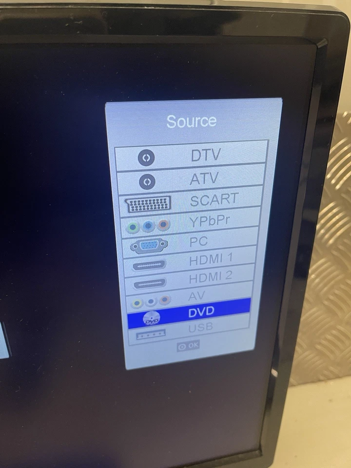 Polaroid TV 22" Inch Television DVD Player Combo Freeview Remote Caravan Gaming - Image 2 of 4