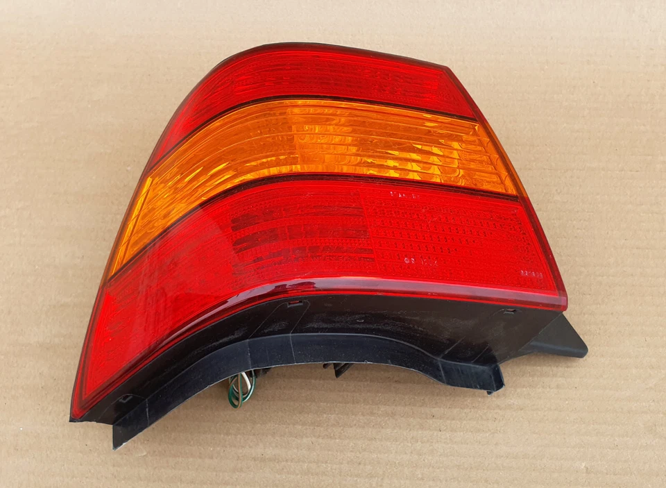 Luz trasera izquierda Lexus LS400 97 98 99 20 OEM JDM usada: Toyota Celsior Foto 3 de 4