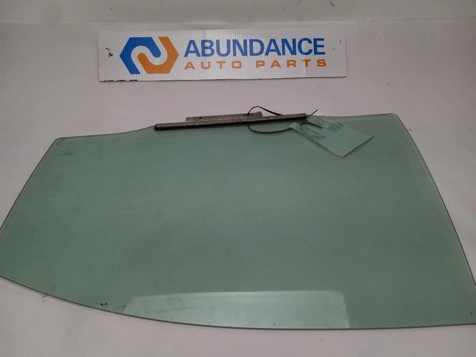 СТЕКЛО ЗАДНЕЙ ВОДИТЕЛЬСКОЙ ДВЕРИ ДЛЯ LEXUS ES330 2004 - 2006 - Изображение 3 из 4