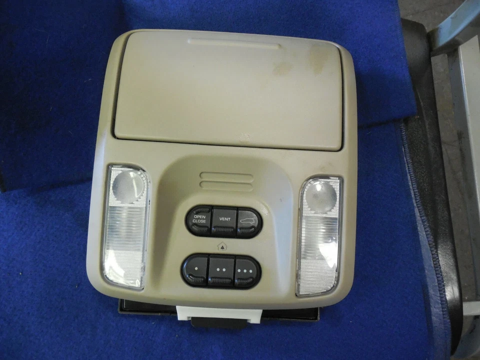 Chrysler Pacifica 2005-2006 consola superior gris XZ551L2AA techo corredizo puerta levadiza Foto 2 de 3