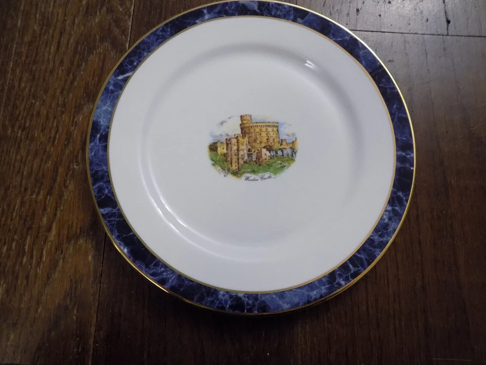 Plato de cena de porcelana de hueso con borde azul dorado rococó RARO Inglaterra Castillo de Windsor Foto 2 de 4