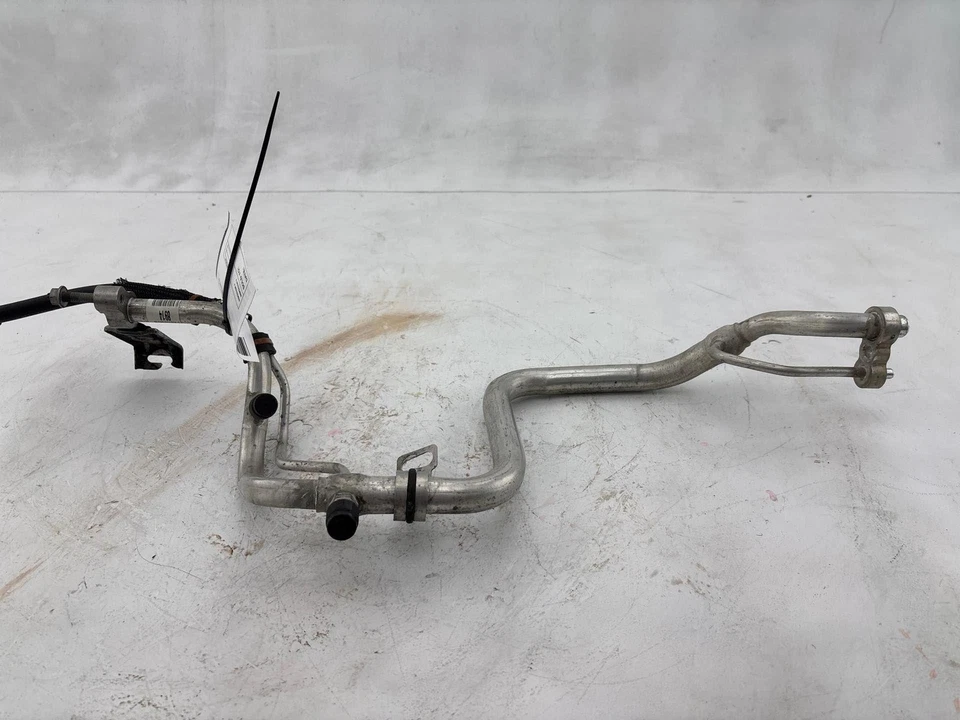 Conjunto de manguera de succión y líquido Cadillac ATS 2013-2019 OEM 84498821 Foto 4 de 4