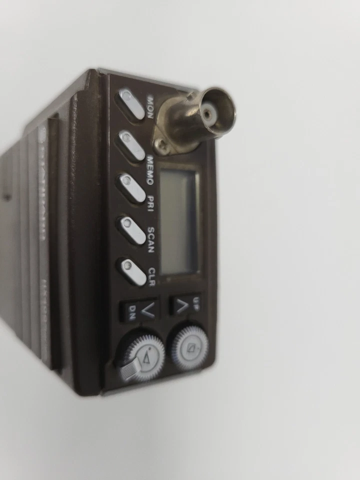 Radio VHF 138.0-174.0 estándar vintage con cargador (sin batería sin probar) Foto 3 de 4