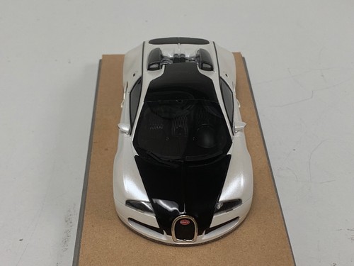 1/43 Looksmart Bugatti Veyron Grand Sport in White and Black custom Base A2001 - Picture 8 of 11