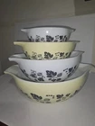 Pyrex Gooseberry Yellow & Black Cinderella Nesting Mixing Bowl Set 441-444