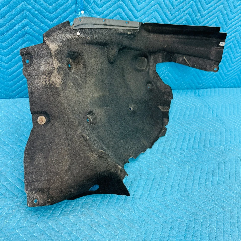 BMW 650i 2012-2017 revestimiento de arco de rueda delantera izquierda OEM 51747224972 Foto 2 de 4