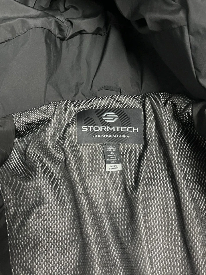 Abrigo negro con capucha y cremallera completa Storm Tech talla grande para hombre Foto 3 de 4