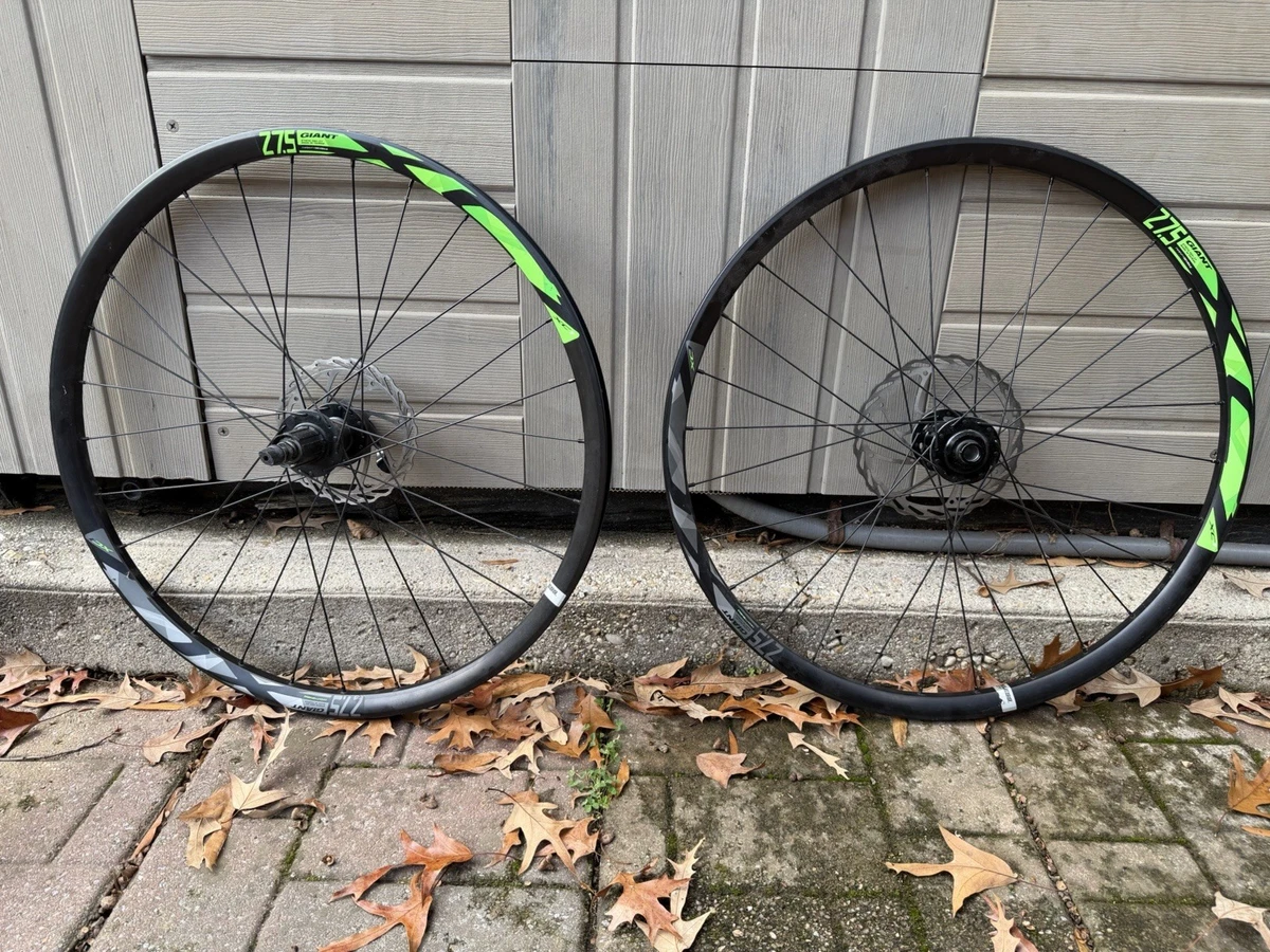 自転車 GIANT S-R2 DISC WheelSet 24H 12mm Axle GIANT】入門クラスで乗り易いロードバイクをお探しなら！！CONTEND AR
