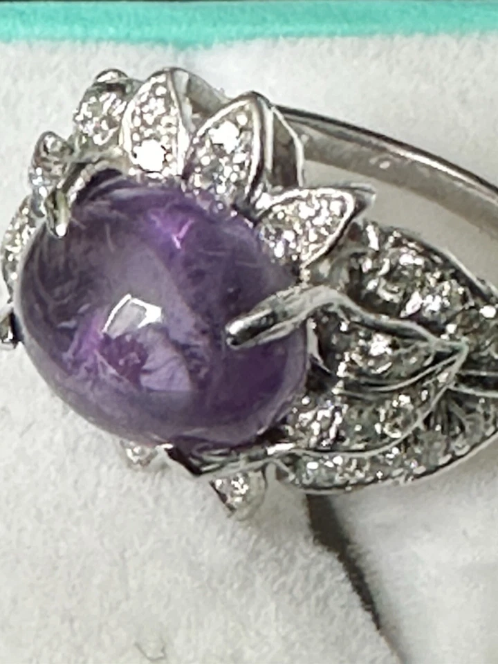 Anillo de amatista, diamantes y platino Foto 4 de 4