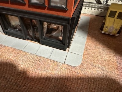 O Scale Sidewalk Pieces Gray with Texture - Includeds 10 Squares and 2 Corners