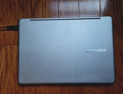 Samsung Notebook Laptop Intel Core i5 NP740U3L