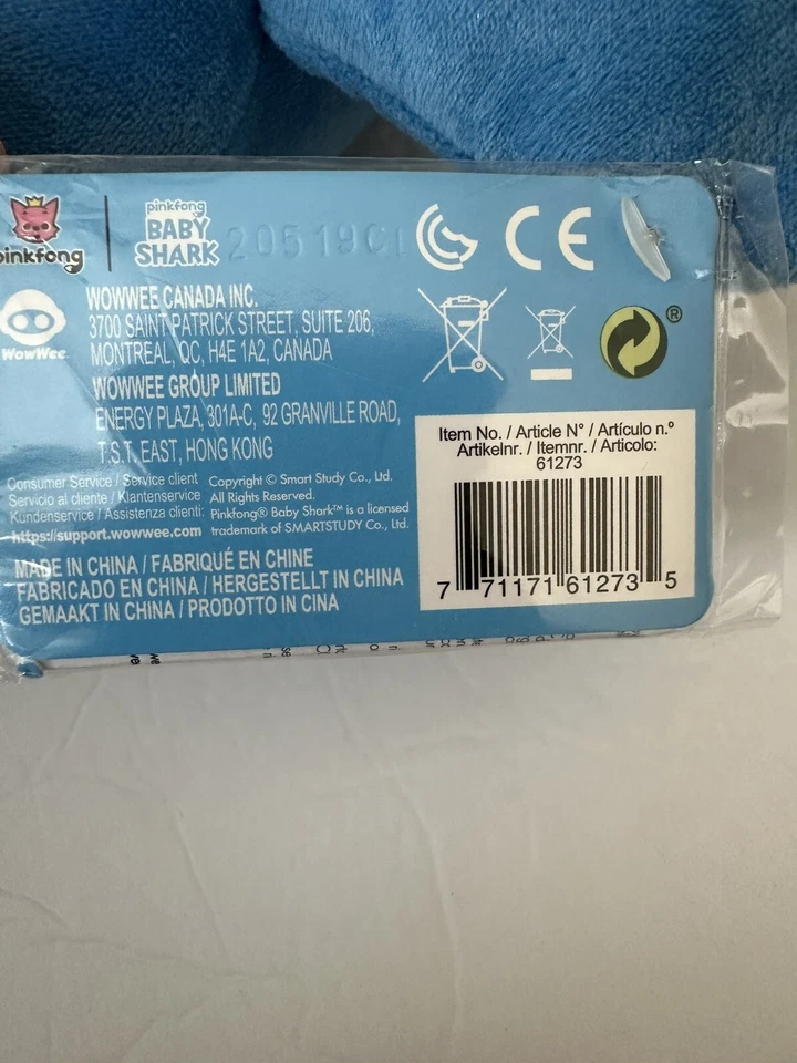 NEW Pinkfong WowWee Daddy Shark Plush 18” Singing Blue Hand Puppet - Image 4 of 4