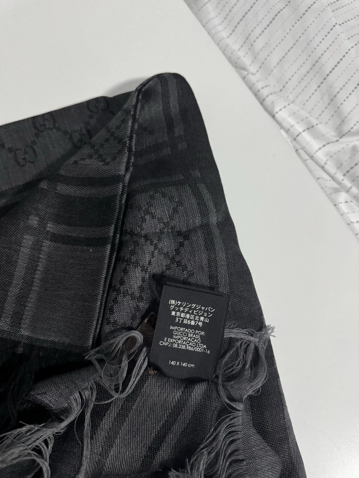 Gucci GG Guccissima Negro Y Gris Sobrevivir Seda Bufanda Chal Envoltura 544615 Foto 3 de 4