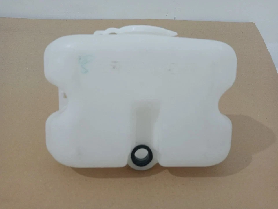 Suzuki Samurai Jimny Sj410 Sj413 Ja51 Windshield Washer Bottle Tank Reservoir - Image 2 of 4