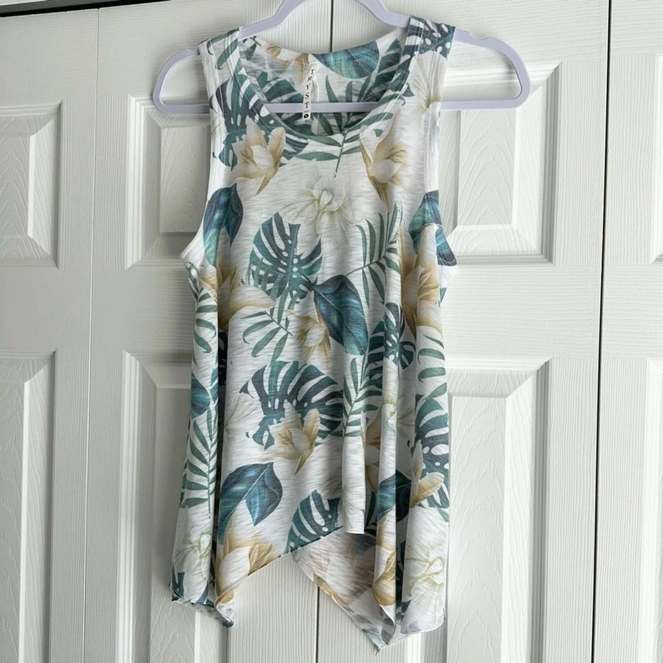 Tryst Tank Women’s Size Small Blue and Tan Tropical Print  - Image 2 of 4