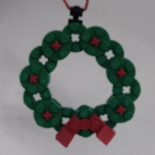 New Genuine LEGO Christmas Ornament Wreath with Instructions - Picture 2 of 5