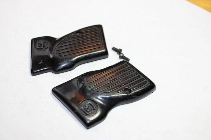 Sterling 300,25 acp,used repair parts, Grips w/ 2 screws,62525-444 - Image 4 of 4