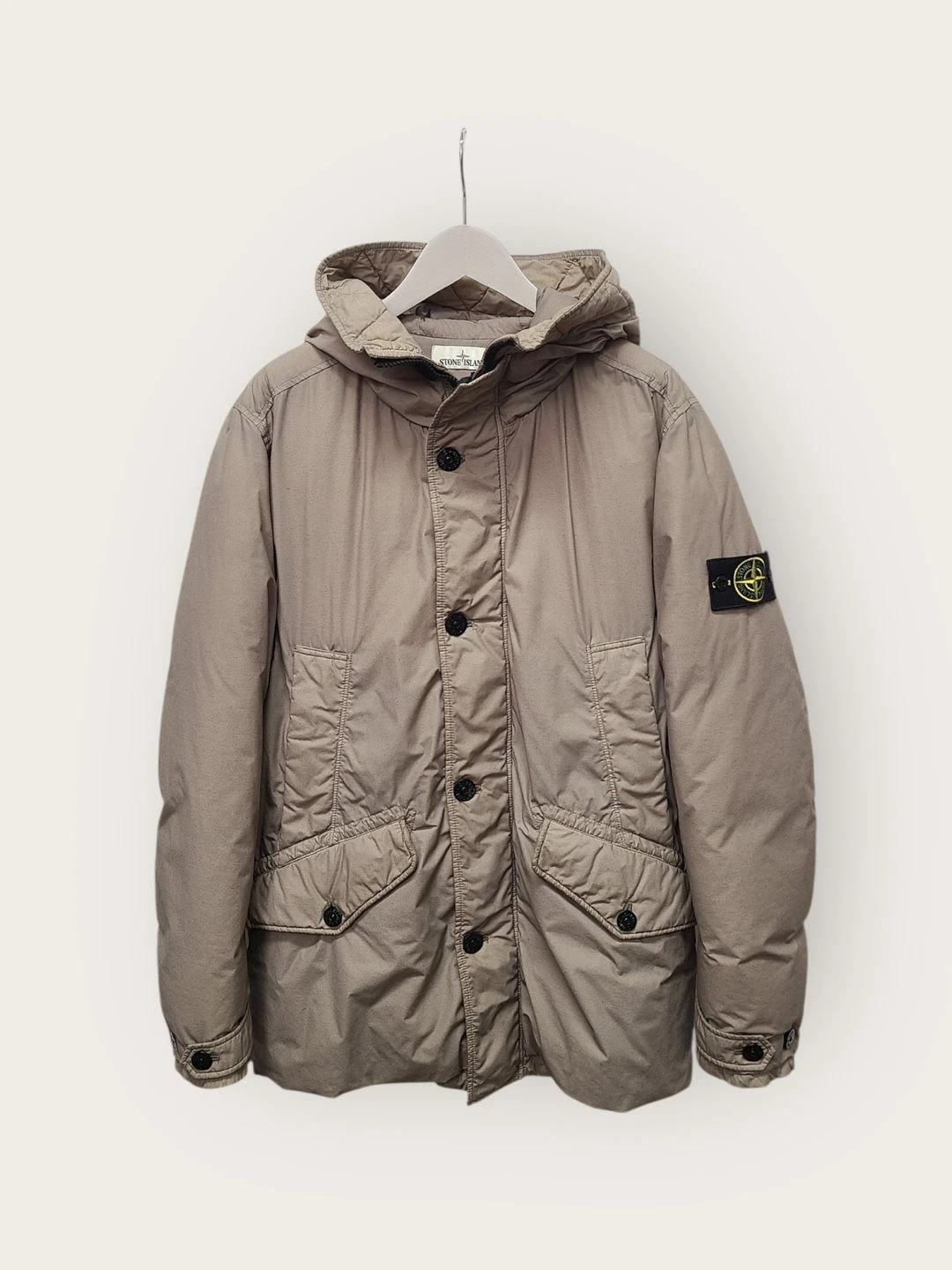 Giacca imbottita Stone Island beige stemma logo Naslan 73894076