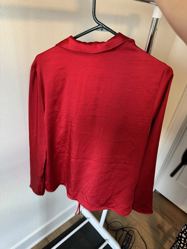 Blusa corbata satinada manga larga para mujer - Un nuevo día roja talla XL Foto 4 de 4