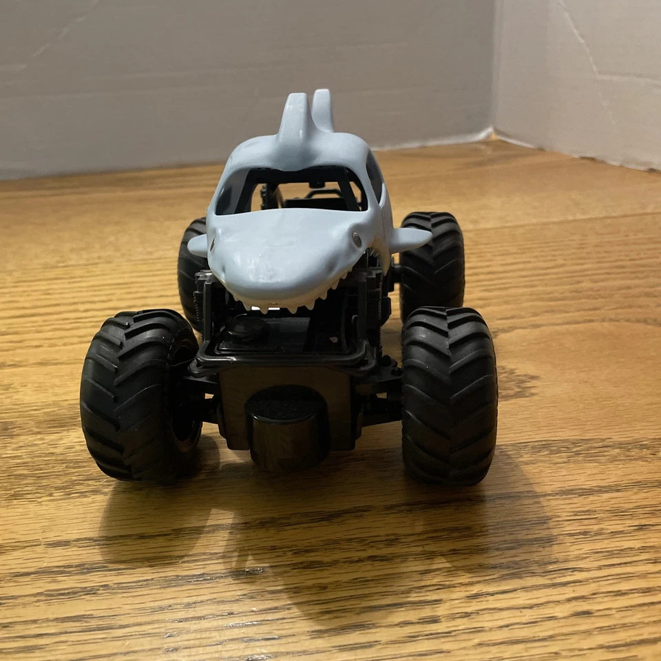 Monster Jam Official Megalodon Remote Control Truck, 1:24 Scale - No Remote - Image 3 of 4