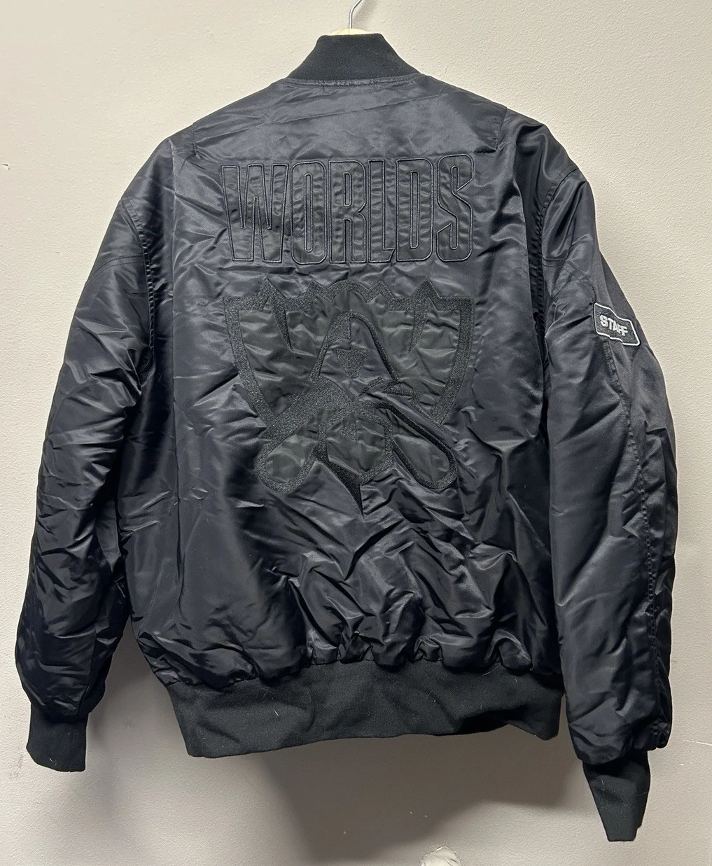LEAGUE OF LEGENDS 2023 World Championships Korea Staff Bomber Jacket Large Riot image 2