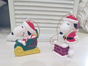 Peanuts 2 Vintage Snoopy As Santa Chritmas Ornaments In A Sled In A Chimney Ebay