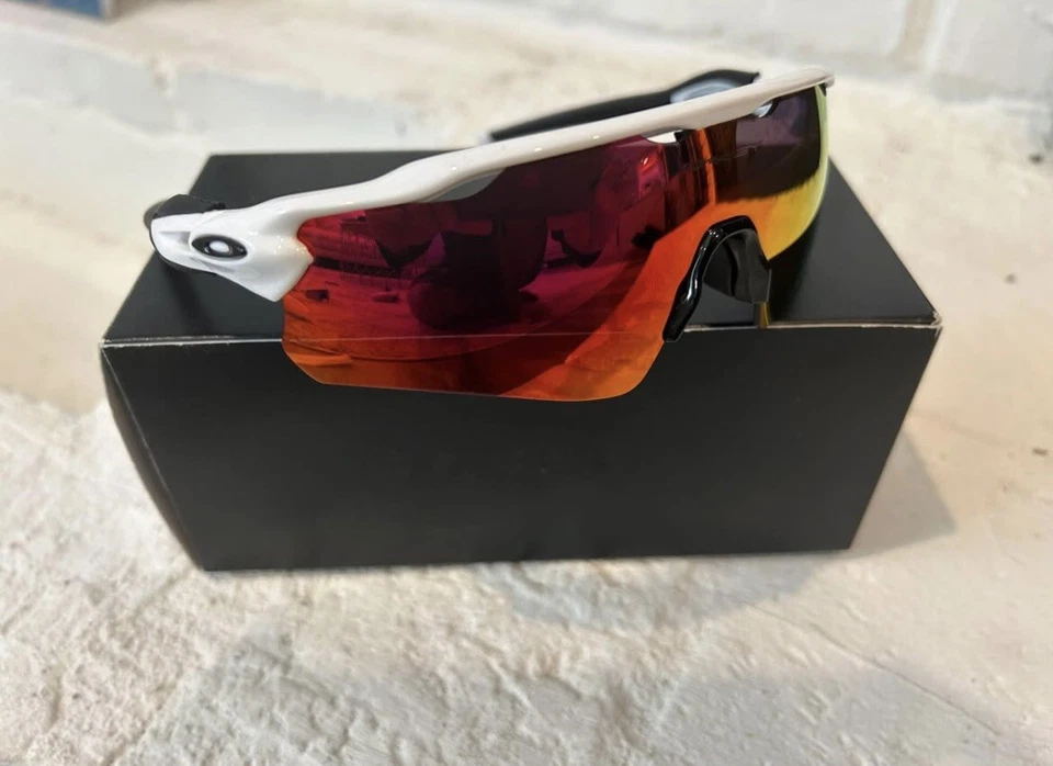 Pre-owned Oakley RADAR EV PATH OO9208 Polished White Frame with PRIZM RED LENS - Image 2 of 2