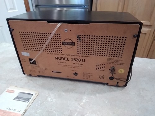 Vintage Grundig Vacuum Tube Radio German Model 2520 U Bakelite Working + Manual - Picture 9 of 21