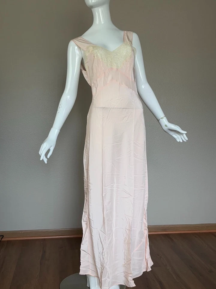 VTG 1930'S RAYON CREPE DE CHINE NIGHTGOWN LACE BODICE SZ 34 - Image 4 of 4