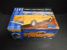 Moebius Model King #1235 1965 Ford F-100 Service Truck Plastic Model Kit 1:25