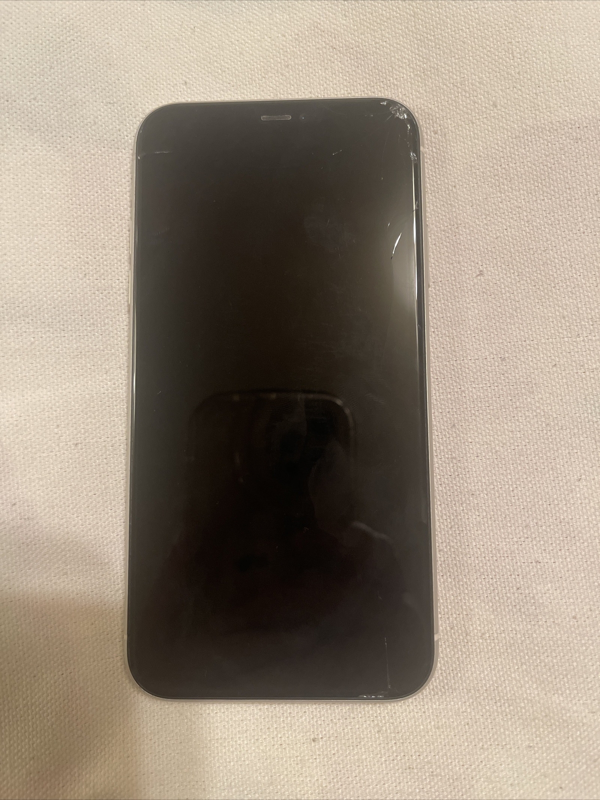 iPhone 11 64GB Unlocked Smartphone - Fast & Reliable Performance-image