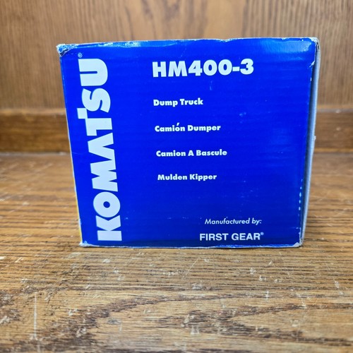 Ertl Komatsu HM400-3 Dump Truck #40061 1:50 Scale Yellow - Picture 6 of 9