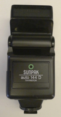 Sunpak Auto 144 D Thyristor Hot Shoe Flash - TESTED