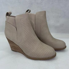 NWT DV by Dolce Vita Gerdy Bootie Beige size 10 Ankle Boot Wedges Stitch Fix