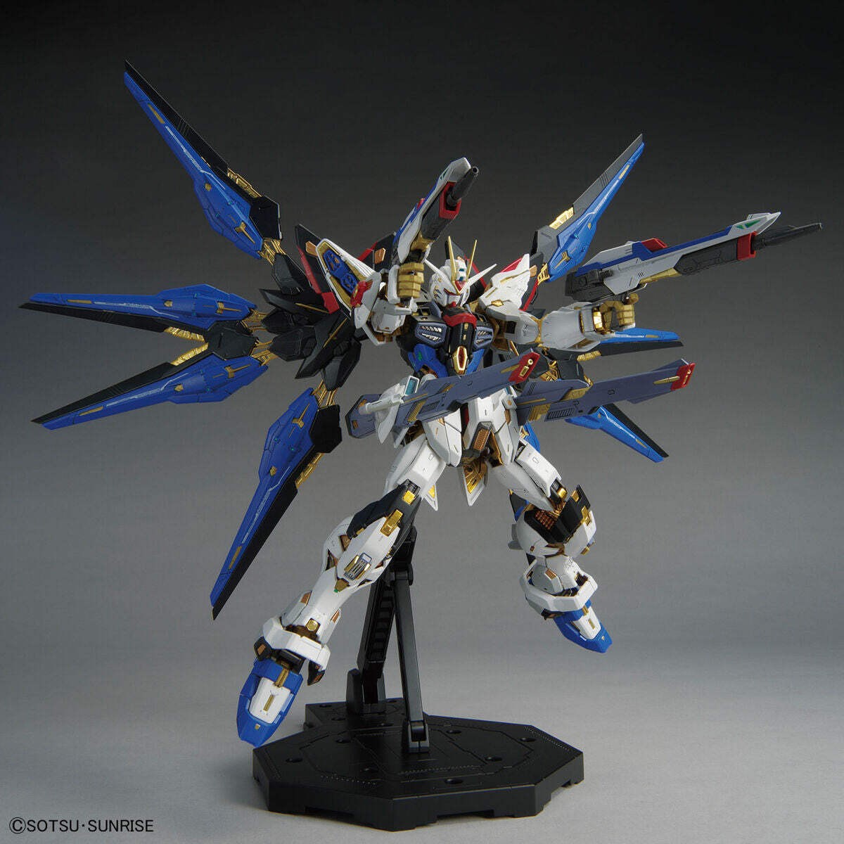 【新品】MGEX 1/100 STRIKE FREEDOM GUNDAM Amazon.com: Bandai Hobby - Gundam Seed Destiny - Strike Freedom