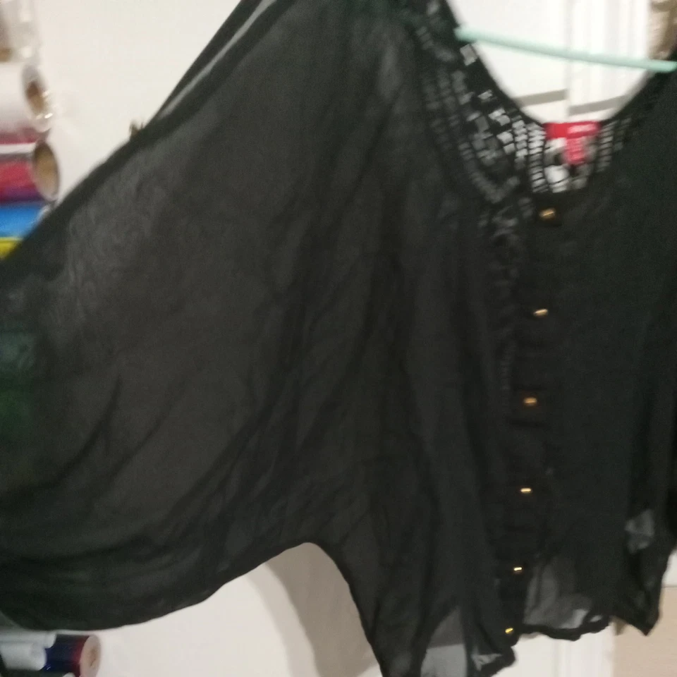 Бонго черный кружевной галстук спереди чистый верхний большой y2k ретро. Очень хорошее состояние товара.  - Изображение 3 из 4